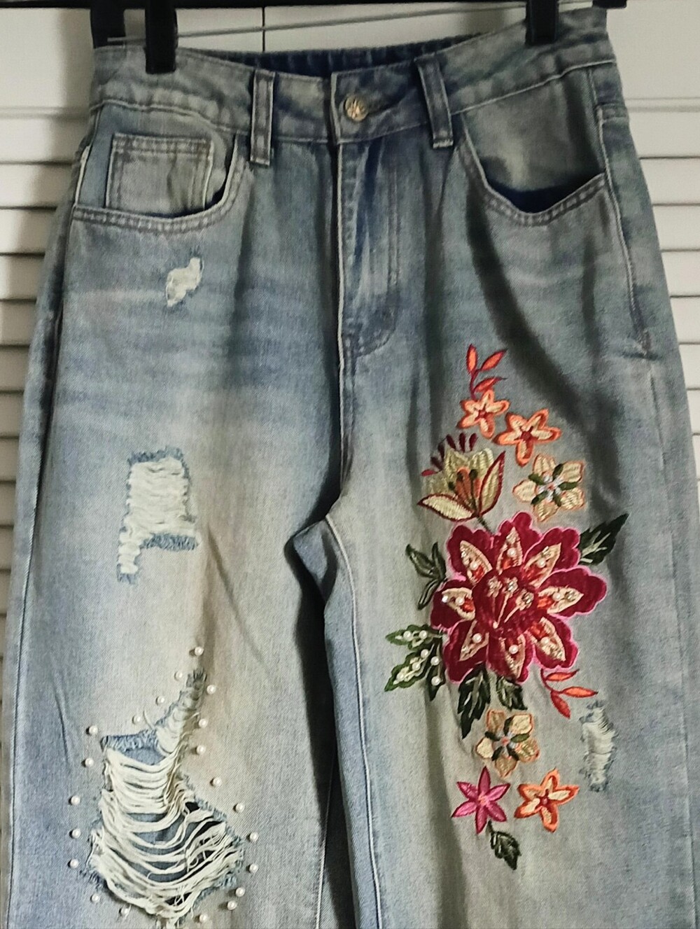NEW Bohemela Light Distressed Wash Embroidered Embellished Loose Fit Jeans (26 - Picture 2 of 12